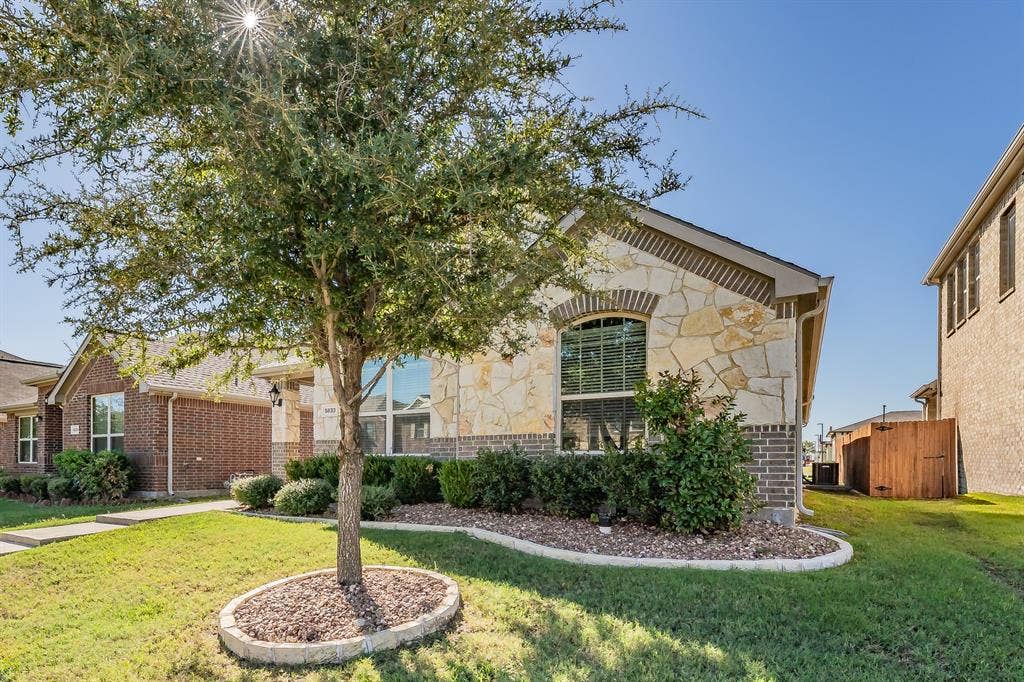5833 Dew Plant Way, Fort Worth, TX 76123