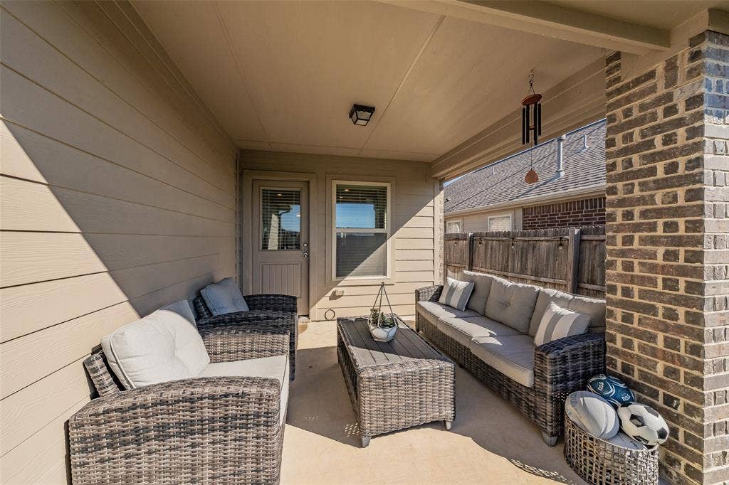 5833 Dew Plant Way, Fort Worth, TX 76123