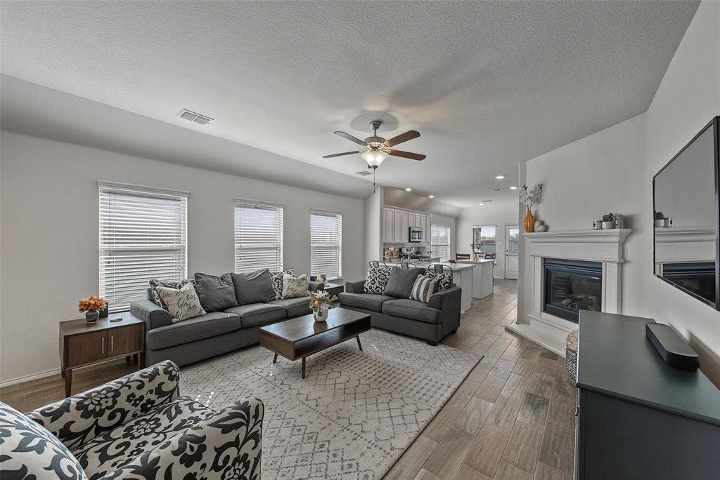 5833 Dew Plant Way, Fort Worth, TX 76123