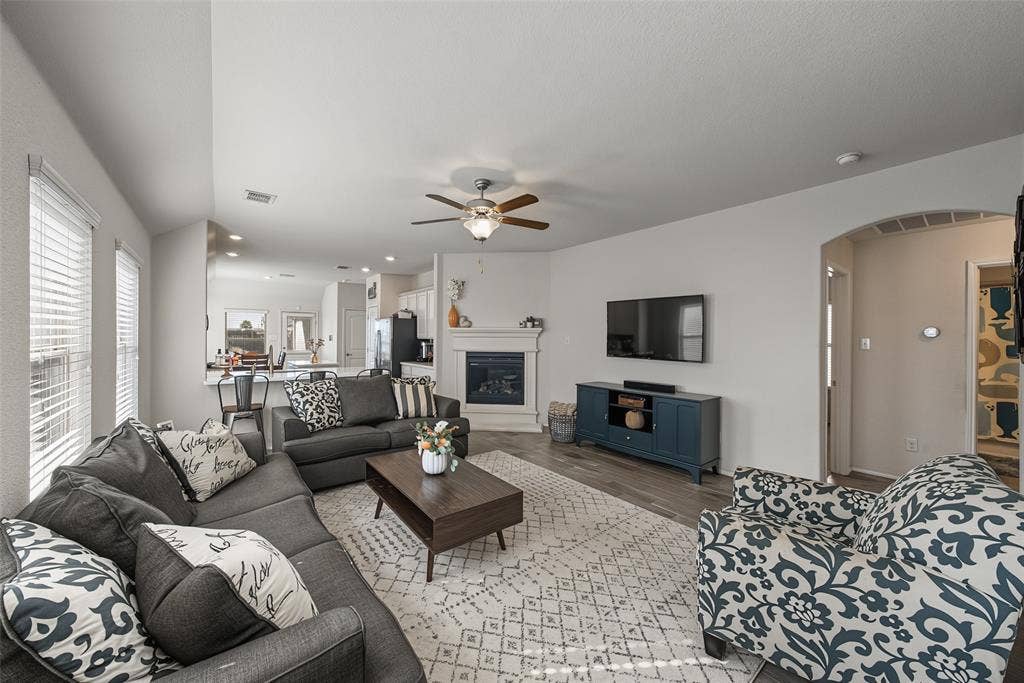 5833 Dew Plant Way, Fort Worth, TX 76123