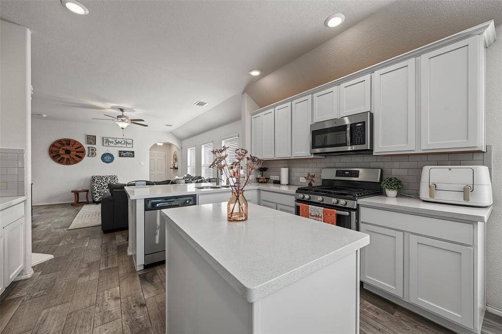 5833 Dew Plant Way, Fort Worth, TX 76123