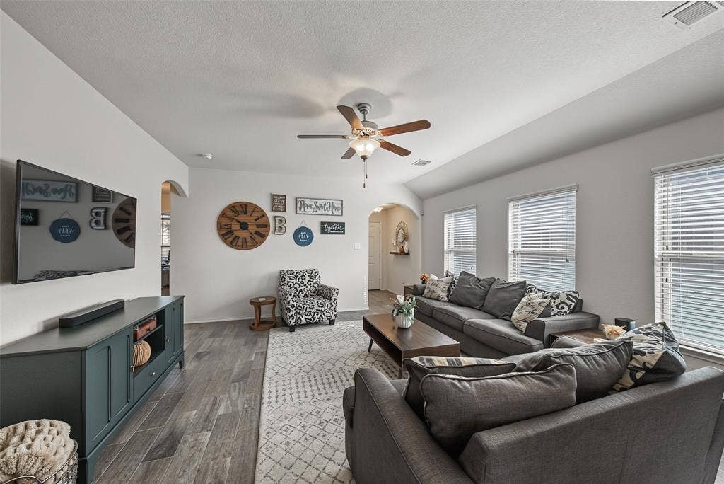 5833 Dew Plant Way, Fort Worth, TX 76123