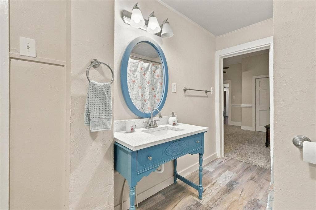 806 W Gandy Street, Denison, TX 75020