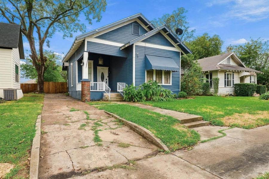 Property photo for 806 W Gandy Street, Denison, TX