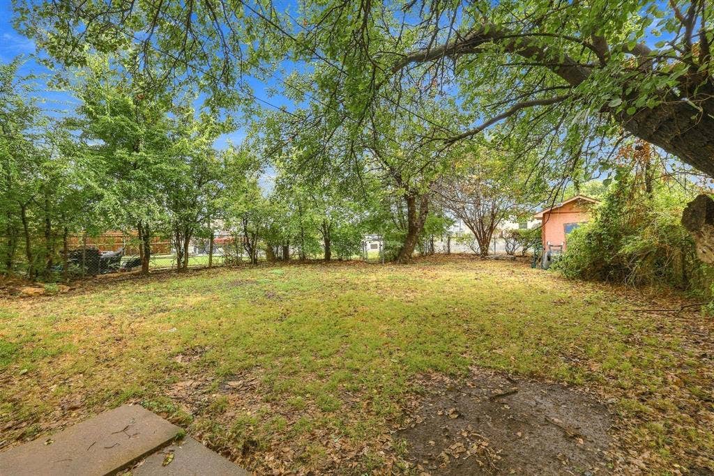 806 W Gandy Street, Denison, TX 75020