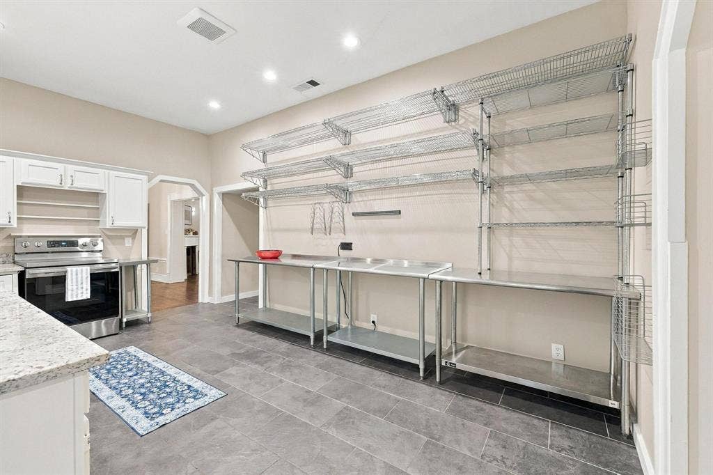 806 W Gandy Street, Denison, TX 75020