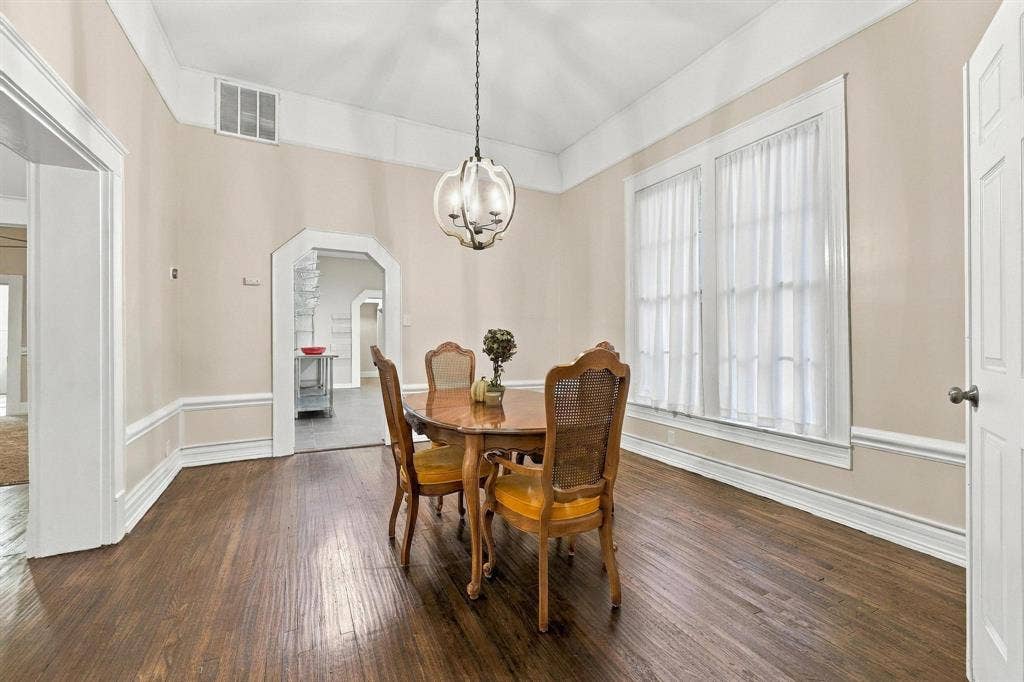 806 W Gandy Street, Denison, TX 75020