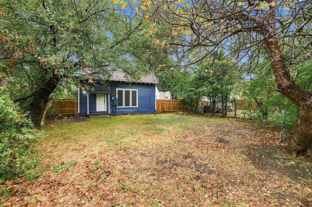 806 W Gandy Street, Denison, TX 75020