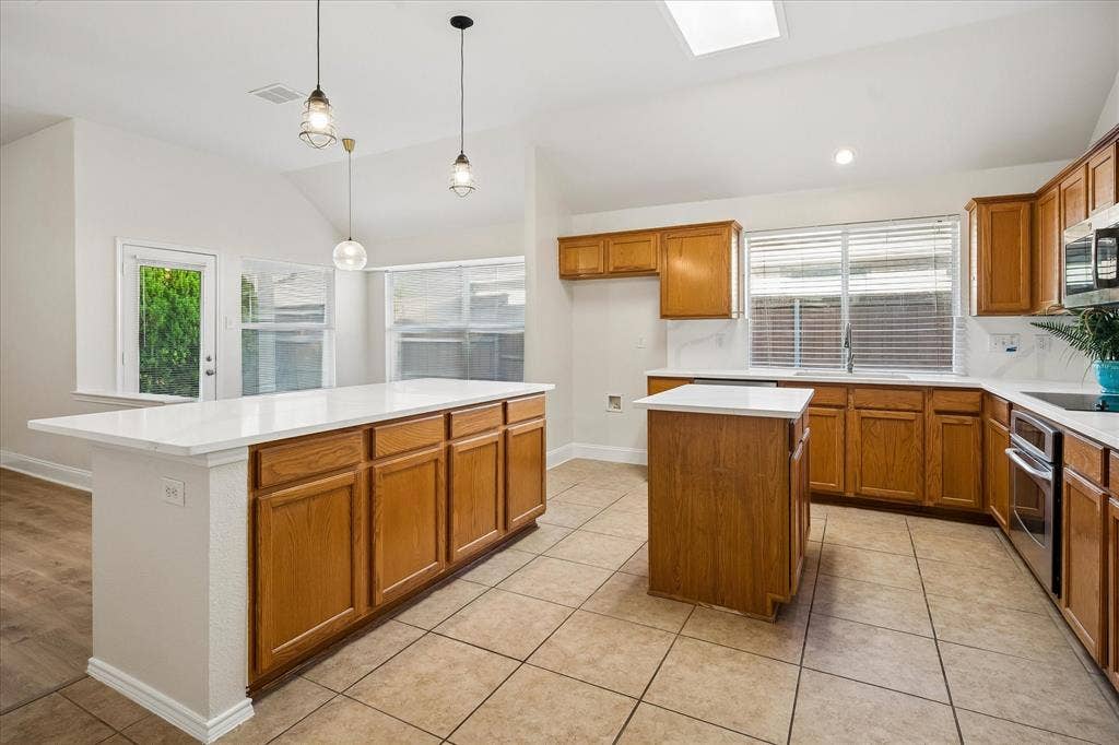 10610 Stone Falls Lane, Frisco, TX 75035 10610 Stone Falls Lane, Frisco, TX 75035