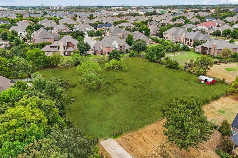 Property photo for 561 E Dove Road, Southlake, TX