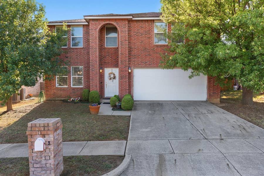 Property photo for 6308 St James Place, Denton, TX