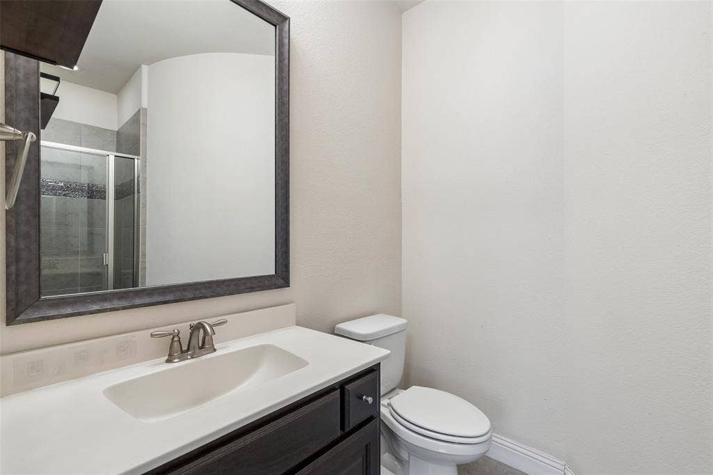 2707 Point Vista Drive, Lewisville, TX 75067 2707 Point Vista Drive, Lewisville, TX 75067