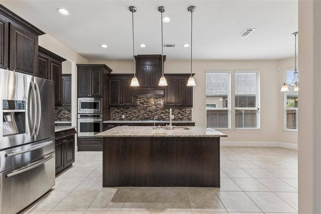 2707 Point Vista Drive, Lewisville, TX 75067 2707 Point Vista Drive, Lewisville, TX 75067
