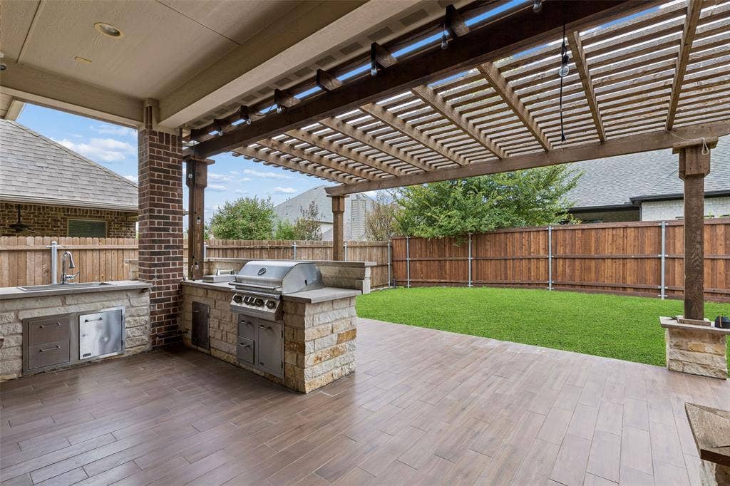 2707 Point Vista Drive, Lewisville, TX 75067 2707 Point Vista Drive, Lewisville, TX 75067