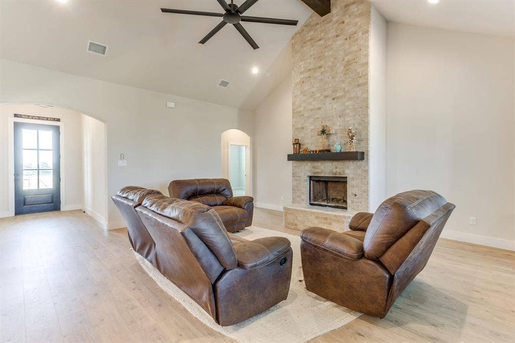 160 Rocky Top Ranch Lane, Reno, TX 76020