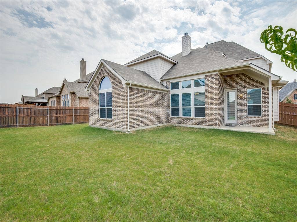2405 Playa Del Mar Drive, Little Elm, TX 75068