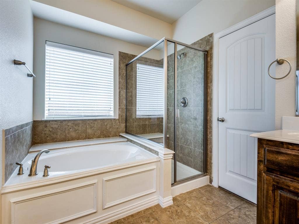 2405 Playa Del Mar Drive, Little Elm, TX 75068