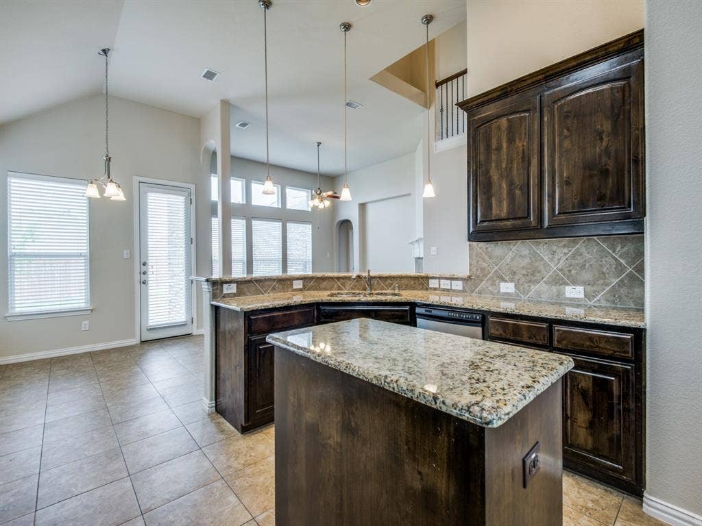 2405 Playa Del Mar Drive, Little Elm, TX 75068