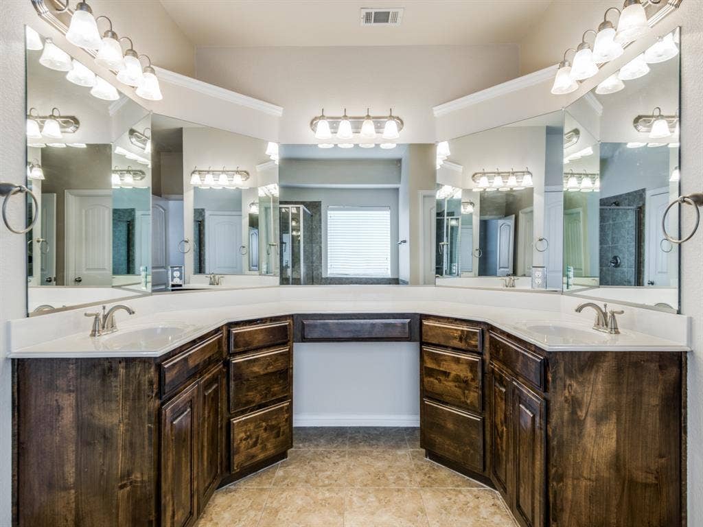 2405 Playa Del Mar Drive, Little Elm, TX 75068