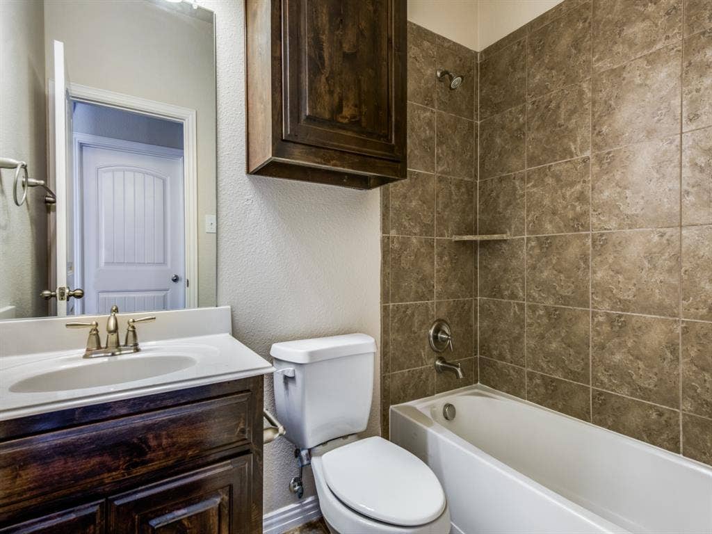2405 Playa Del Mar Drive, Little Elm, TX 75068