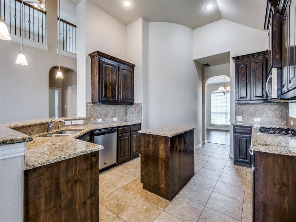 2405 Playa Del Mar Drive, Little Elm, TX 75068