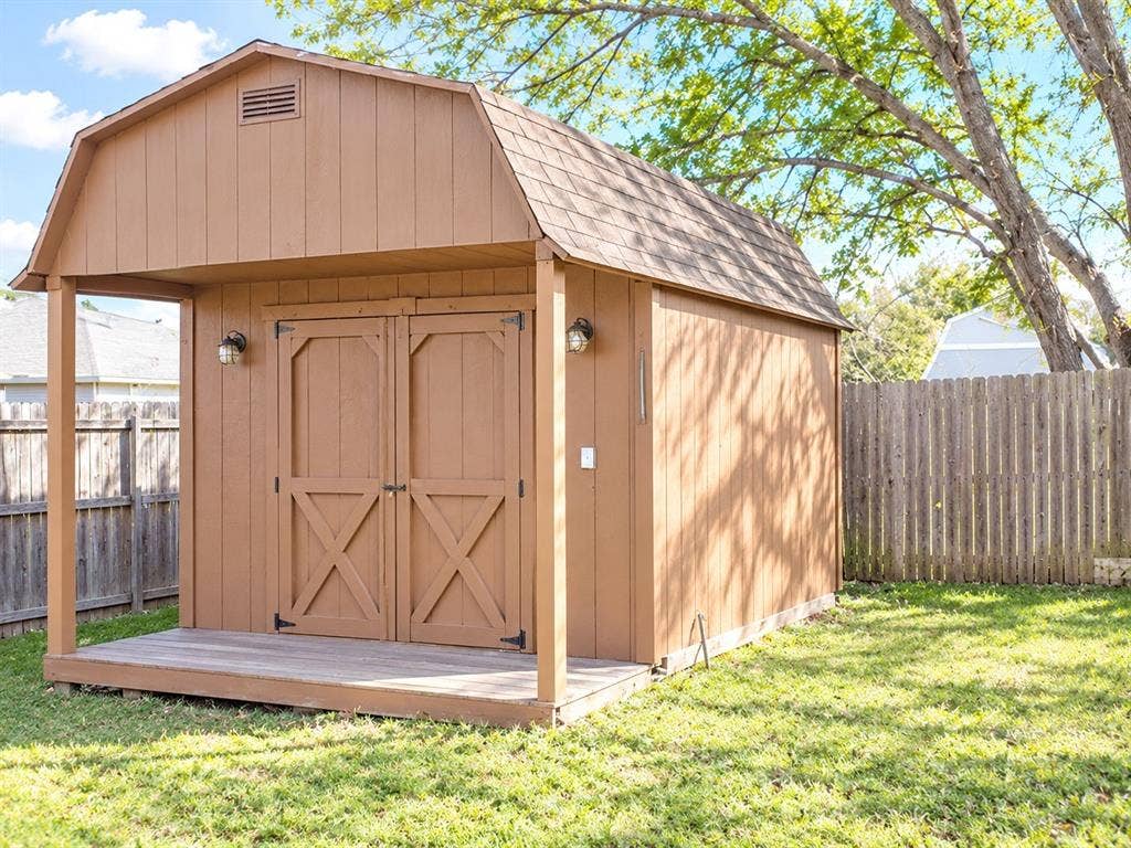 1007 Miles Avenue, Burleson, TX 76028 1007 Miles Avenue, Burleson, TX 76028
