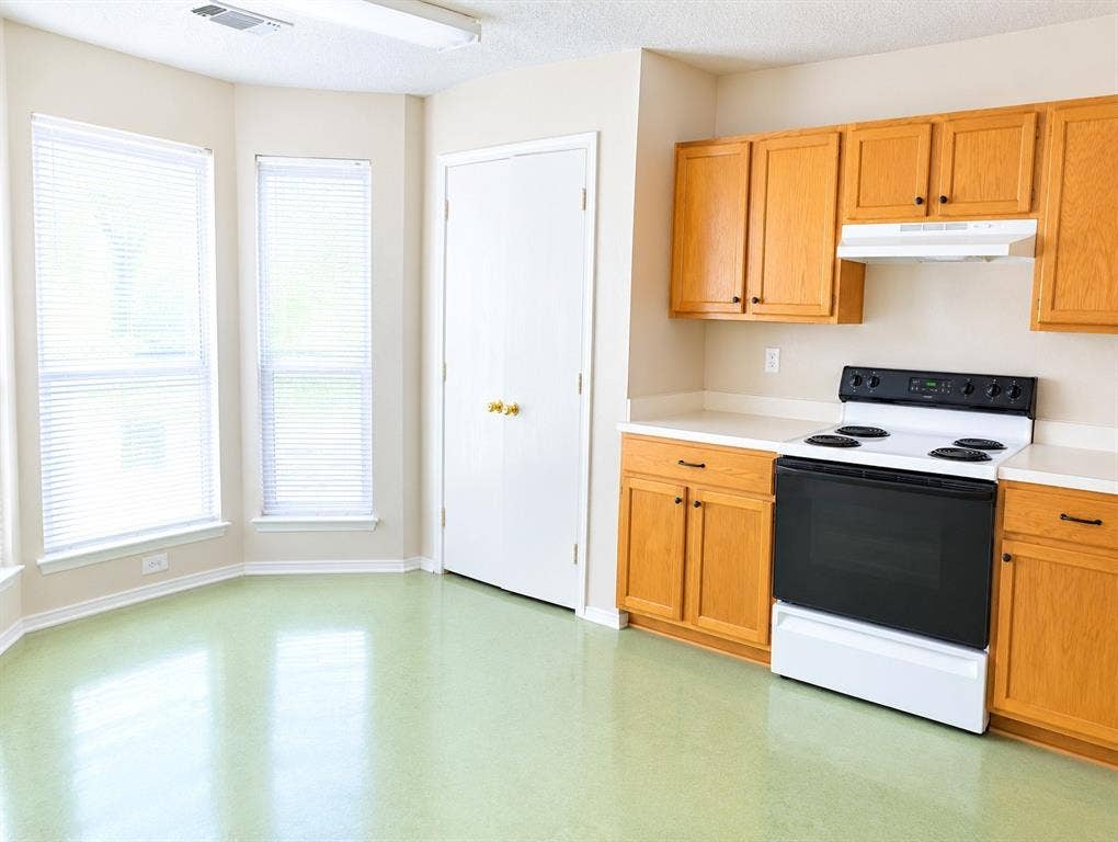 1007 Miles Avenue, Burleson, TX 76028 1007 Miles Avenue, Burleson, TX 76028