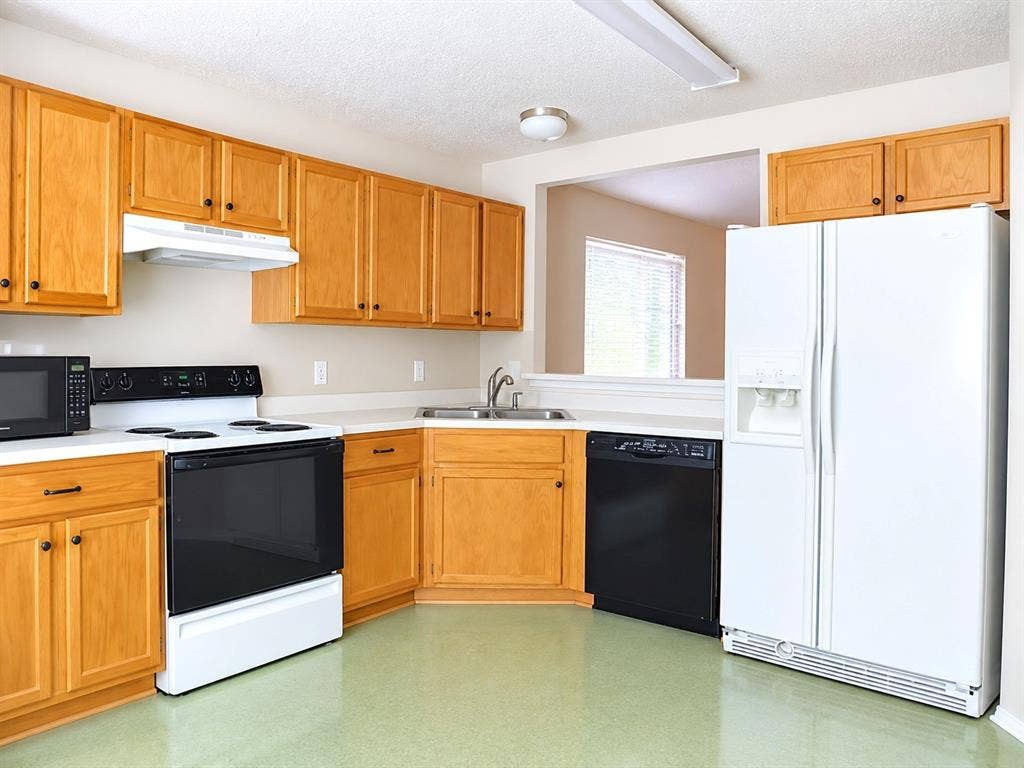1007 Miles Avenue, Burleson, TX 76028 1007 Miles Avenue, Burleson, TX 76028