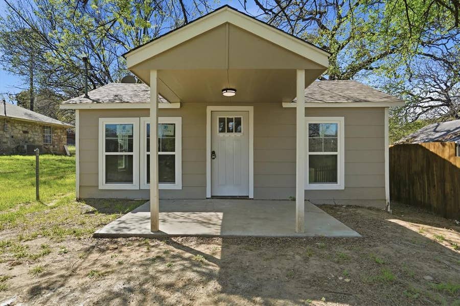 Property photo for 613 Bryan Street, Weatherford, TX