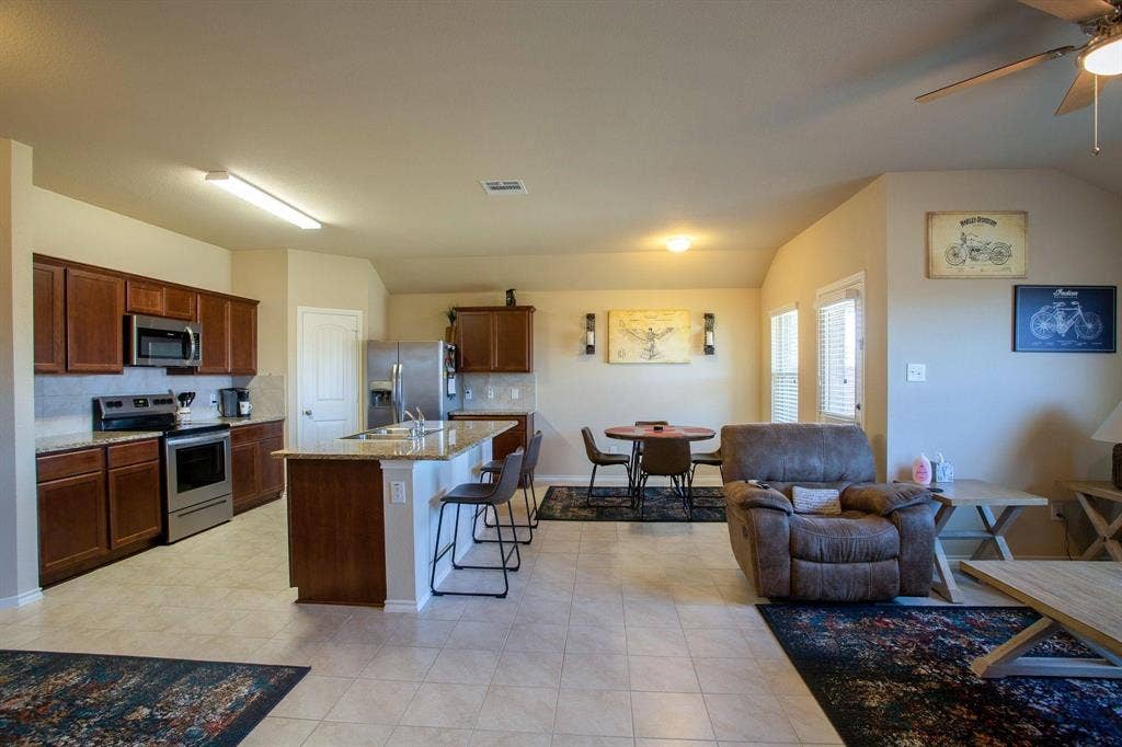 1063 Decker Drive, Fate, TX 75189 1063 Decker Drive, Fate, TX 75189