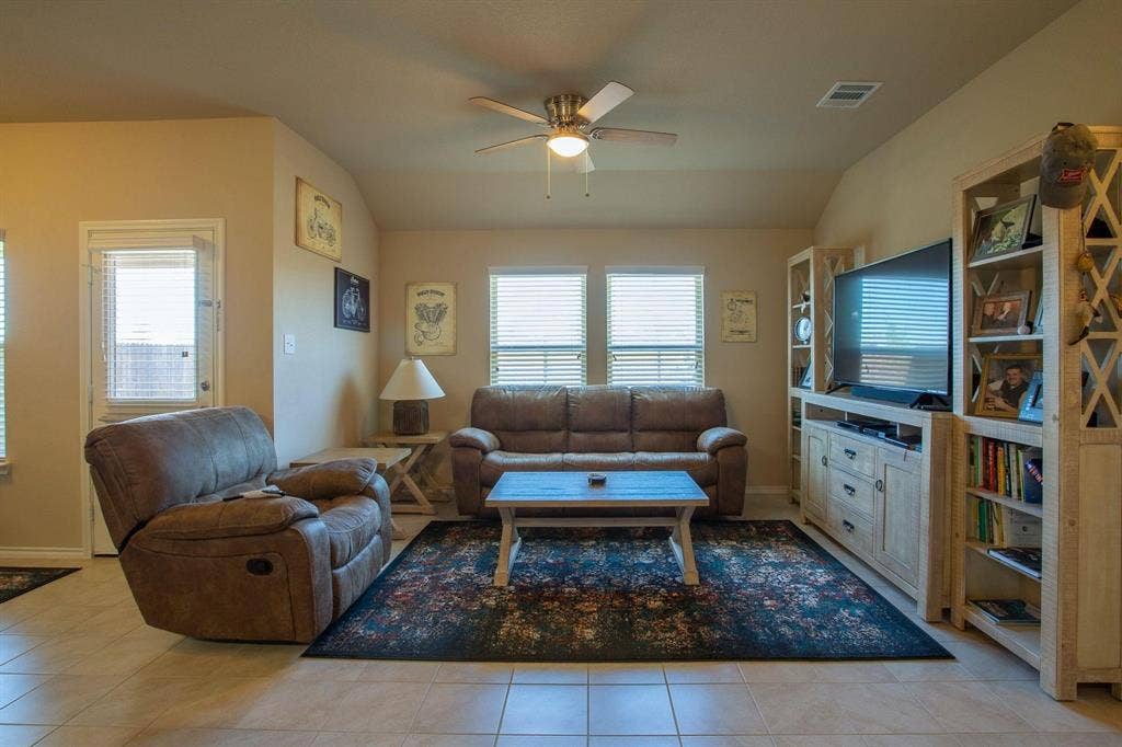 1063 Decker Drive, Fate, TX 75189 1063 Decker Drive, Fate, TX 75189