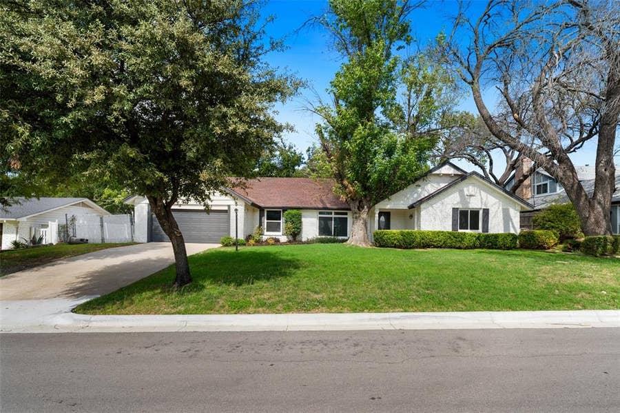 Property photo for 8116 Bangor Drive, Benbrook, TX