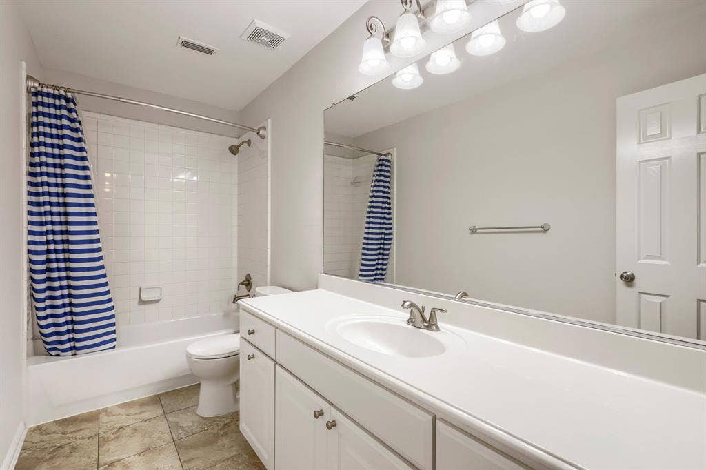 8121 Fountain Springs Drive, Plano, TX 75025 8121 Fountain Springs Drive, Plano, TX 75025