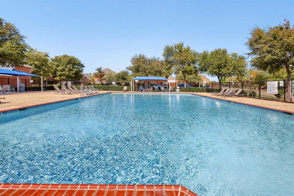 8121 Fountain Springs Drive, Plano, TX 75025 8121 Fountain Springs Drive, Plano, TX 75025