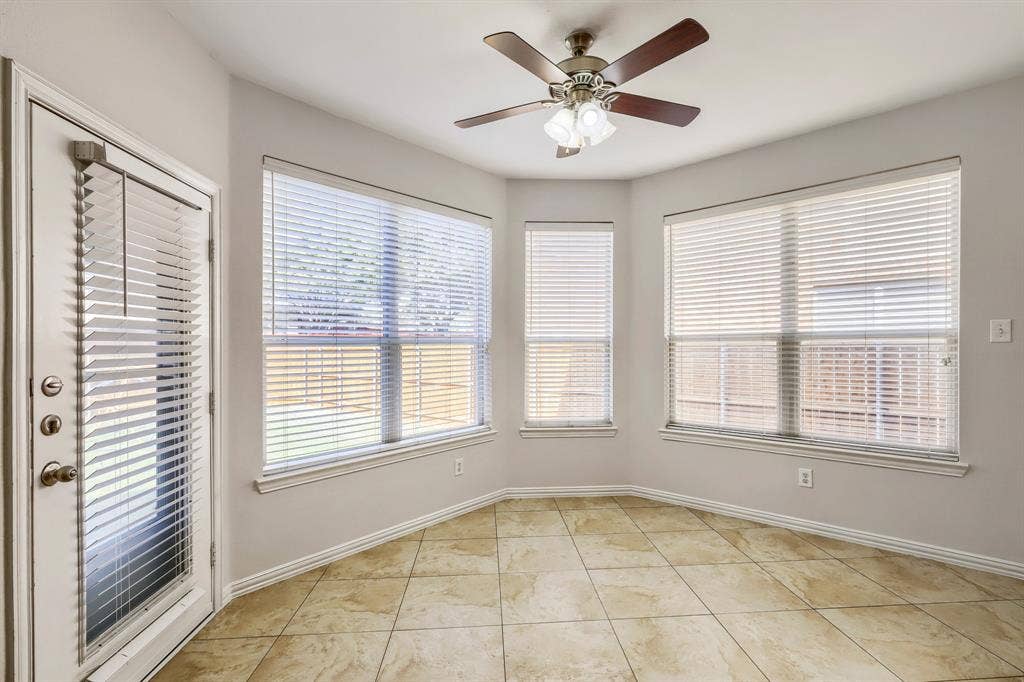 8121 Fountain Springs Drive, Plano, TX 75025 8121 Fountain Springs Drive, Plano, TX 75025