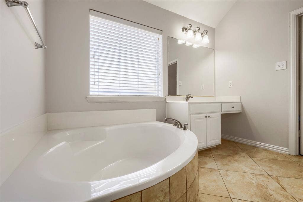 8121 Fountain Springs Drive, Plano, TX 75025 8121 Fountain Springs Drive, Plano, TX 75025