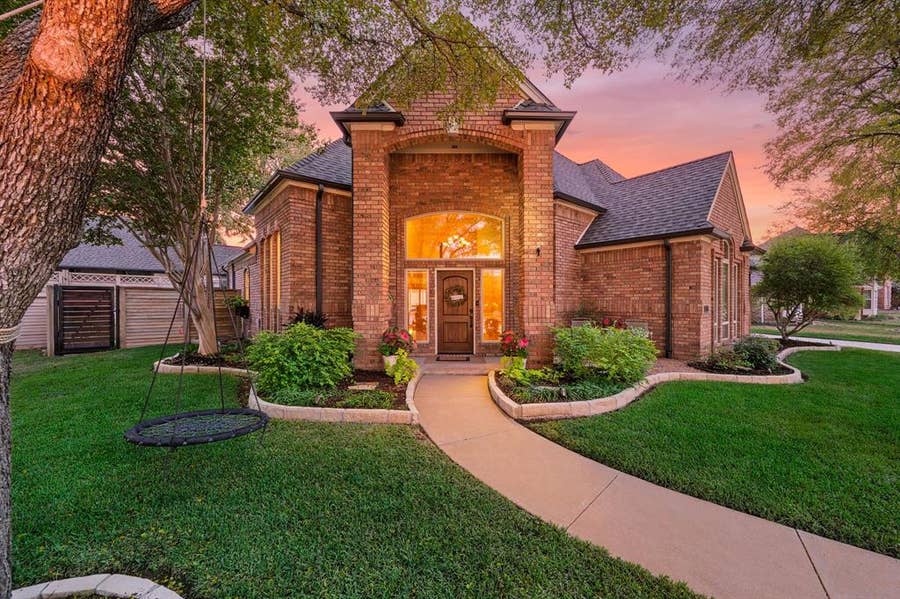 Property photo for 2736 Woodbridge Drive, Hurst, TX