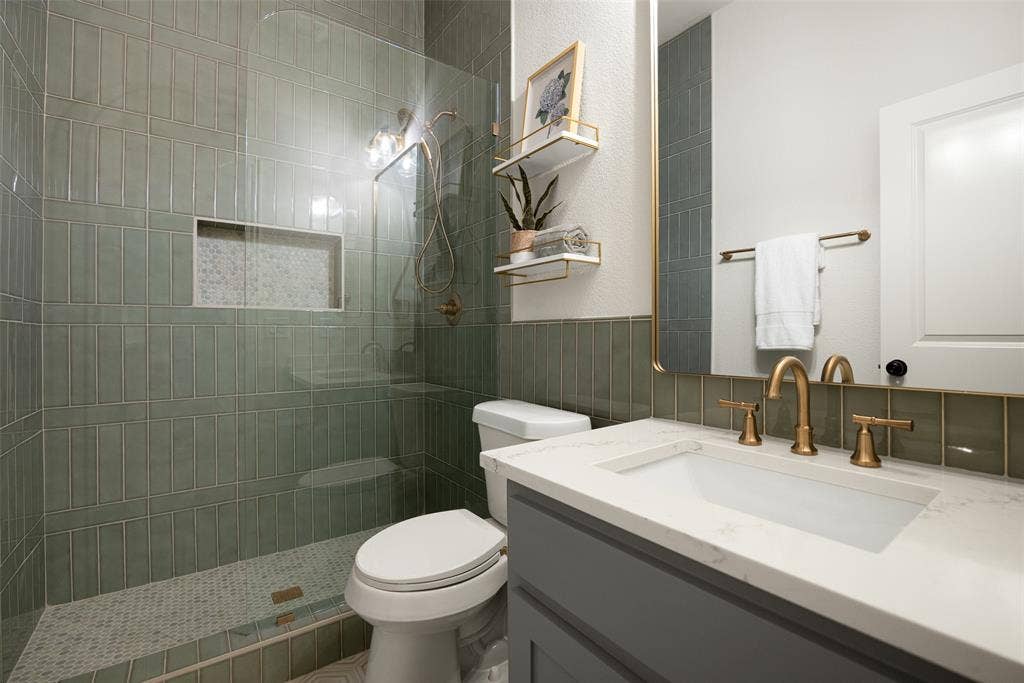 15653 Crown Cove Lane, Frisco, TX 75035 15653 Crown Cove Lane, Frisco, TX 75035