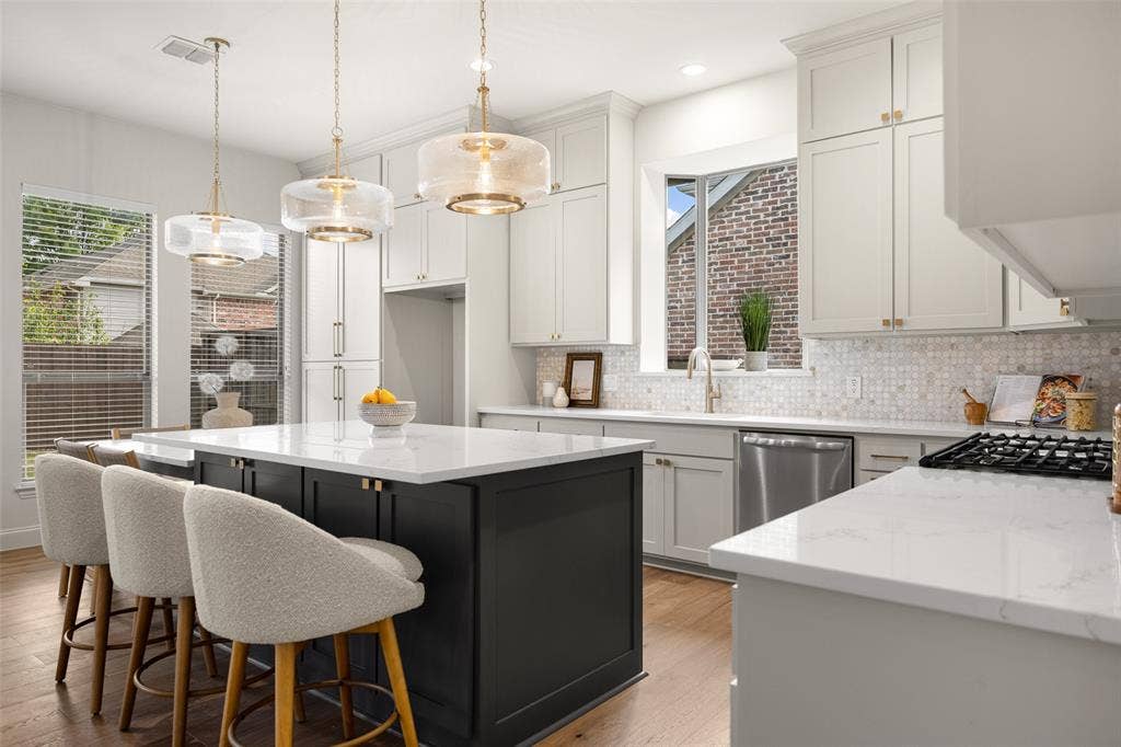 15653 Crown Cove Lane, Frisco, TX 75035 15653 Crown Cove Lane, Frisco, TX 75035