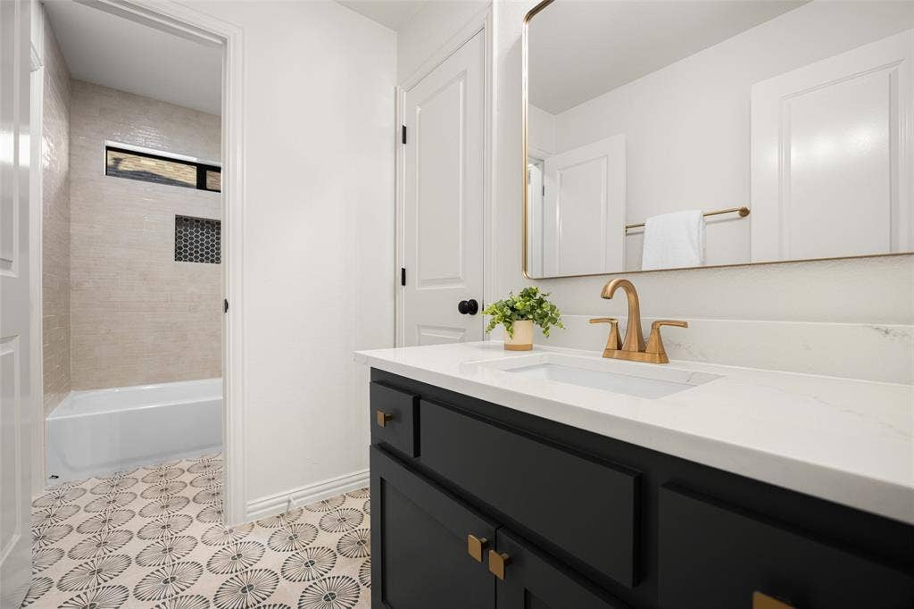 15653 Crown Cove Lane, Frisco, TX 75035 15653 Crown Cove Lane, Frisco, TX 75035