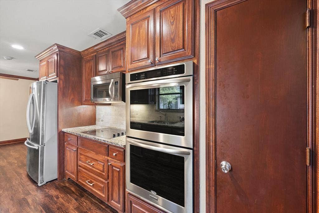1107 Bayshore Drive, Rockwall, TX 75087
