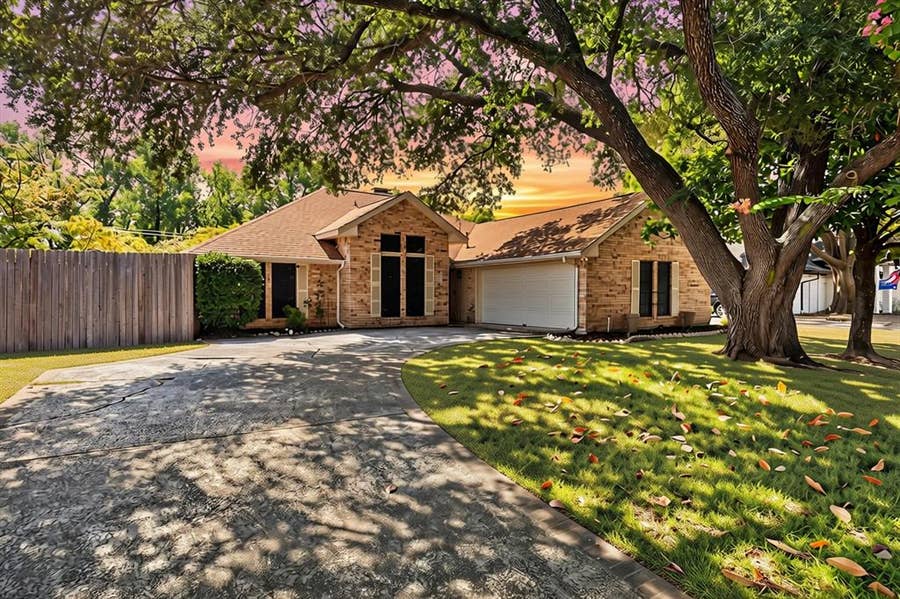 Property photo for 1107 Bayshore Drive, Rockwall, TX