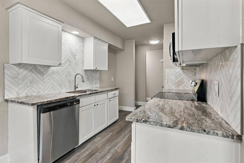 7025 Lincolnshire Lane, North Richland Hills, TX 76182 7025 Lincolnshire Lane, North Richland Hills, TX 76182
