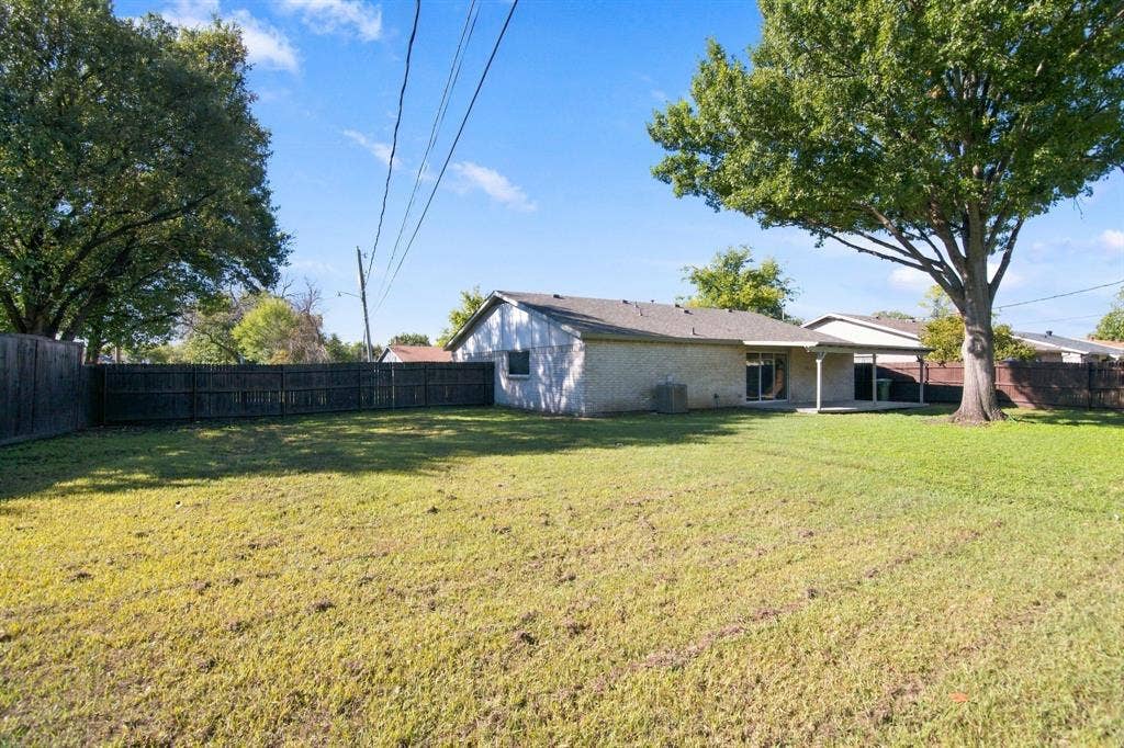 7025 Lincolnshire Lane, North Richland Hills, TX 76182 7025 Lincolnshire Lane, North Richland Hills, TX 76182