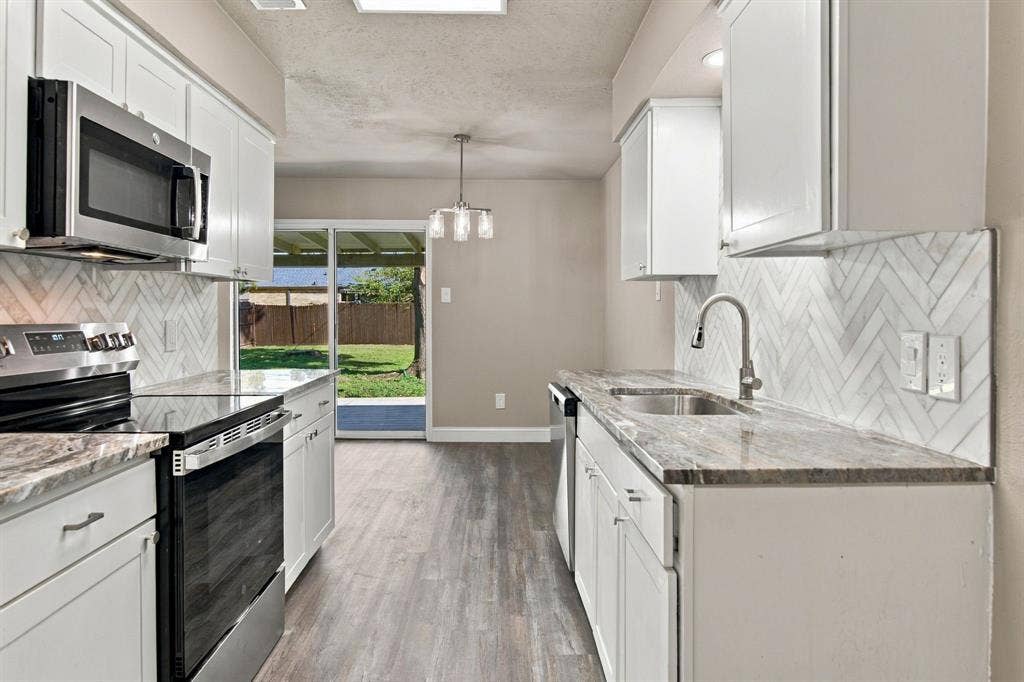 7025 Lincolnshire Lane, North Richland Hills, TX 76182 7025 Lincolnshire Lane, North Richland Hills, TX 76182