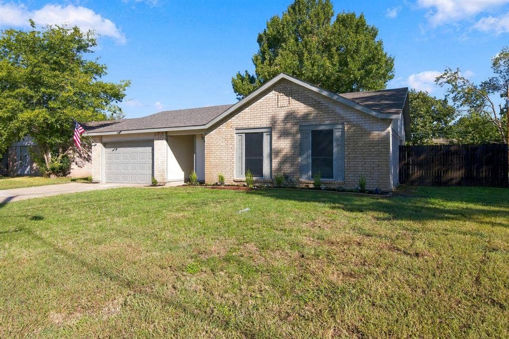 7025 Lincolnshire Lane, North Richland Hills, TX 76182 7025 Lincolnshire Lane, North Richland Hills, TX 76182