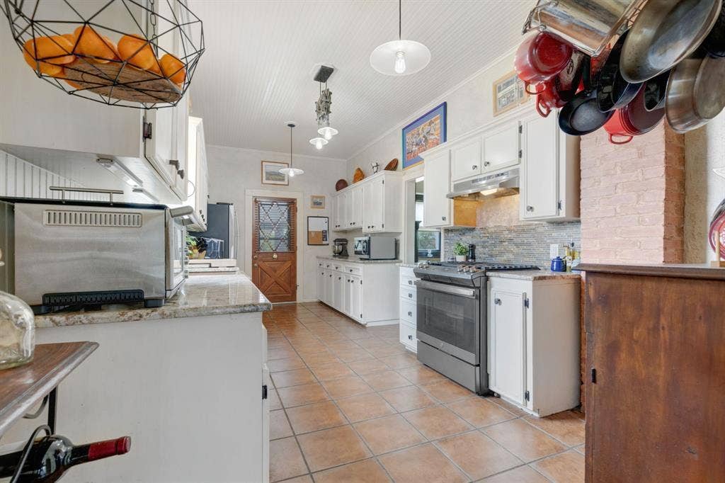 1102 S College Street, Brady, TX 76825