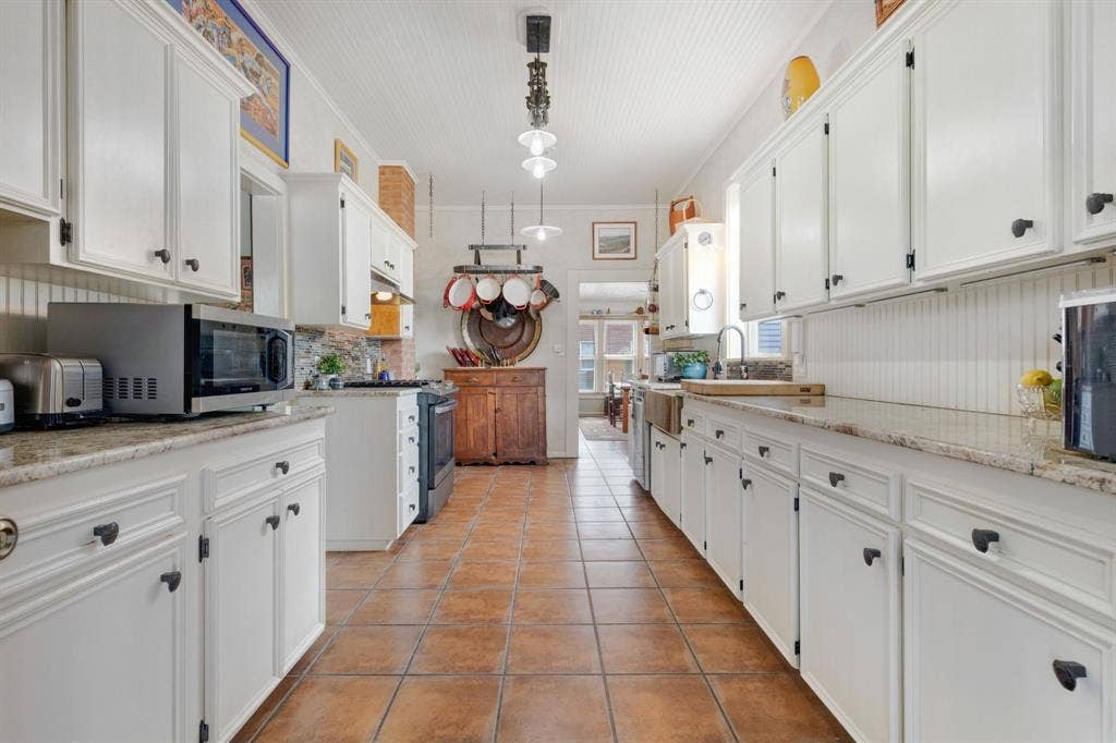 1102 S College Street, Brady, TX 76825