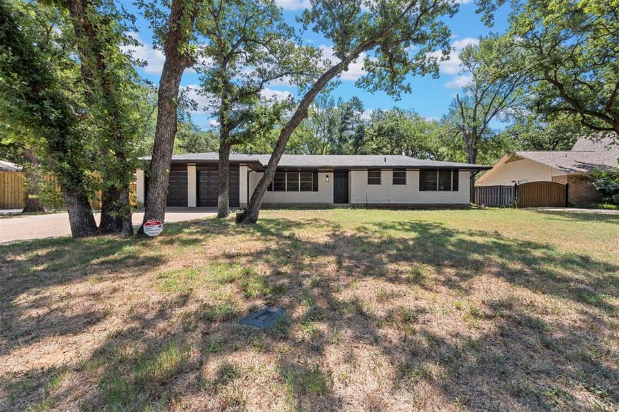 Property photo for 1444 Cimarron Trail, Hurst, TX