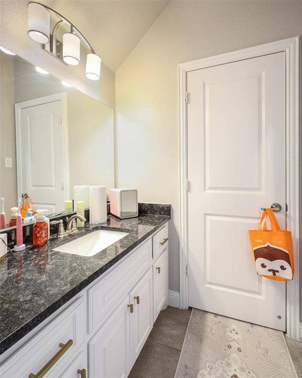 1800 Shavano Way, Prosper, TX 75078 Upstairs bathroom #3 includes private second dressing area off bedroom #3